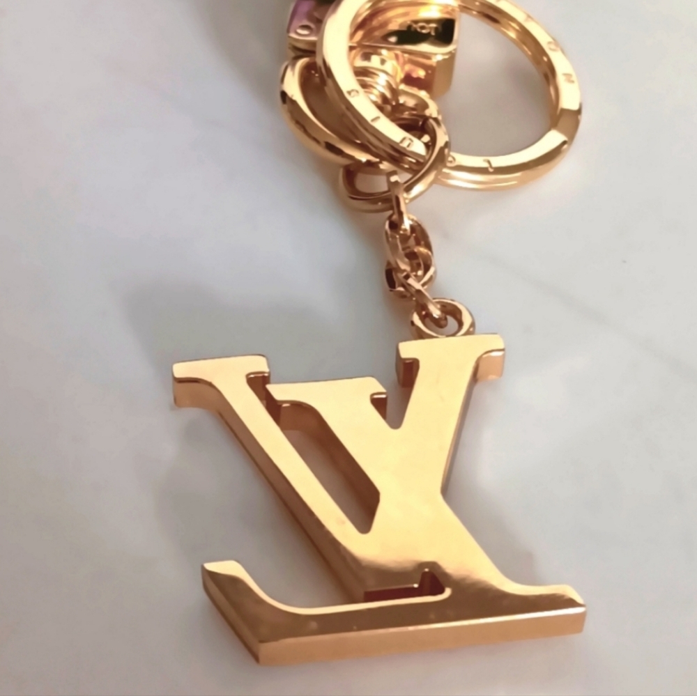 Louis Vuitton Bijoux Fantasie Gold Keychain W/Box ✨️ - Picture 4 of 9